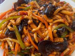 鱼香肉丝-俺家菜馆(百里峡店)