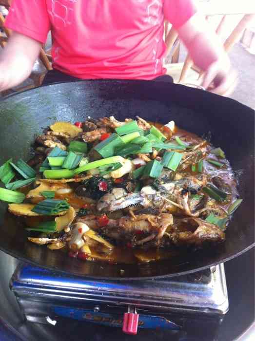 喜欢吃吊锅的朋友可以去试一试哦,还是感觉挺不错的哦,黄鸭叫,吊锅鸡