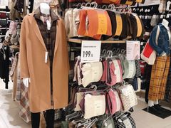 -优衣库(昆明七彩METOWN购物中心店)