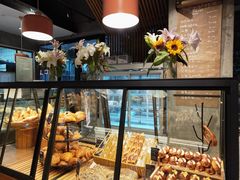 面包甜点陈列柜-Dough&Joe团憩(瑞虹天地月亮湾店)