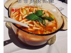 沿途酸汤鱼-沿途四季·云南菜(建外大街店)