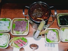 -独食火锅·半米屋台(直营总店)