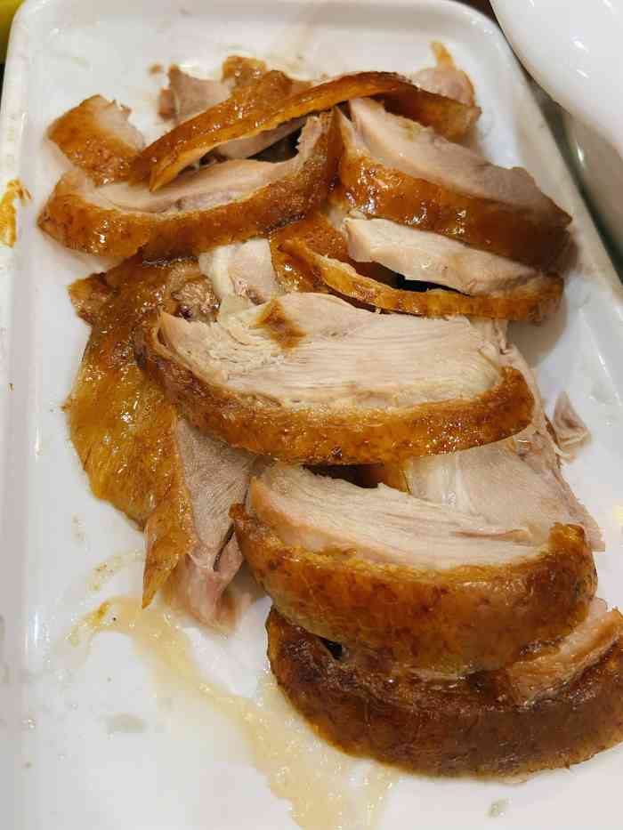 董立兵烤鸭店(红庙店)-"[薄荷]环境:店面很大,包间大厅很多桌.