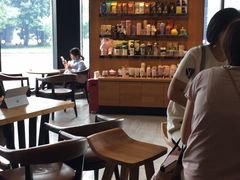 -星巴克臻选(莘庄仲盛店)