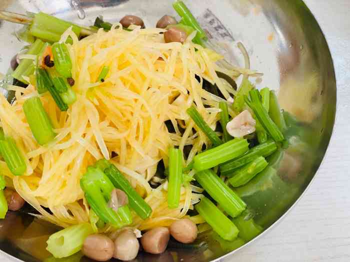 冬雪拉面-"被安利已久的一家拉面馆,据说已经开了十几.