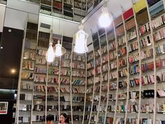 -钟书阁(松江泰晤士小镇店)