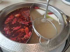 牛油麻辣清汤鸳鸯锅-左庭右院鲜牛肉火锅(浦江欢乐颂店)