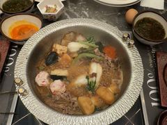 -牛YO寿喜烧·铁板烧和牛火锅自助(市府恒隆店)