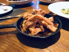 美式乡村土豆泥配脆鸡皮-造精酿餐厅