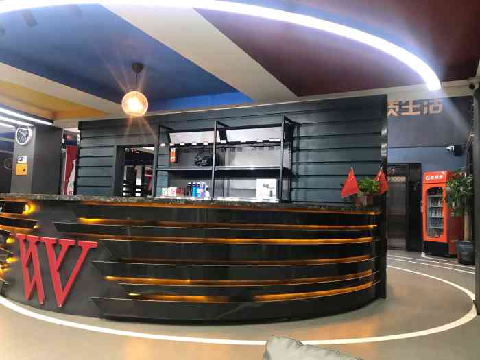 莱维健身(金爵万象店)-"一品茶城对面设施齐全.非常大的空间.整.