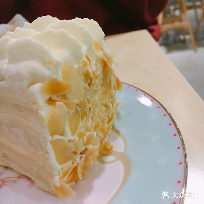 牛奶小姐(湖滨道店)金牌榴莲千层图片 - 第2张