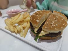 -丽莎沙拉轻食餐厅(国贸店)