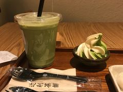 辻利抹茶拿铁-辻利茶舖TSUJIRI(万象天地店)