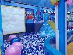 -多彩贵州城极地海洋世界