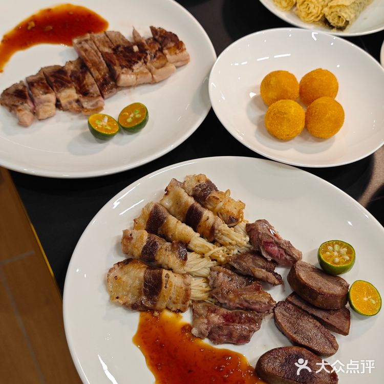 在亚龙湾!这自助你就吃吧!一吃一个不吱声