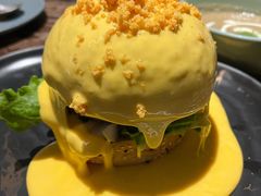 瀑布芝士牛肉汉堡-Let'sBURGERplus·非常创意汉堡(三里屯店)