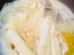 -鲜入围煮花胶鸡海鲜火锅