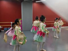 -舞霖精灵国际舞蹈教育中心(华创生活广场店)