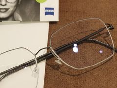 -目艮眼镜SHOWROOM(品牌集合店)