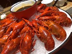 -虾弄弄海派小龙虾·牛羊蝎子火锅
