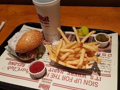 -The Habit Burger Grill 哈比特汉堡(复兴soho店)
