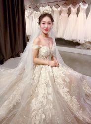 -艾米丽婚纱礼服