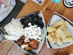 -毛辣果·贵州红酸汤牛肉火锅(西单店)
