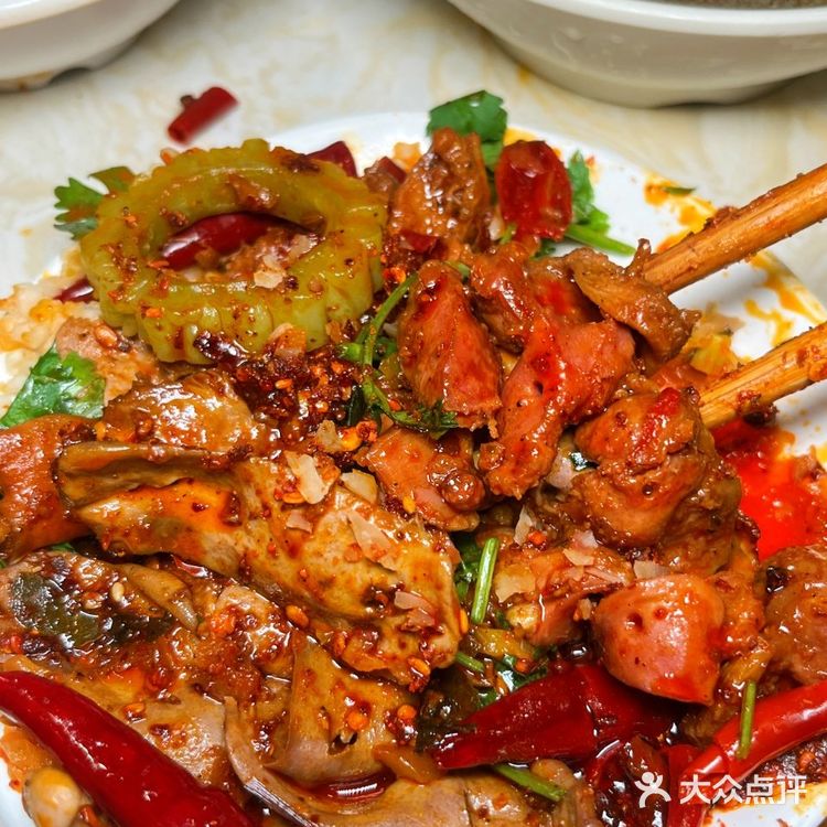 成都新晋串串排队王，一口香到破防……