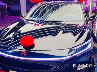 上汽MAVRELR赞助的潮玩展也太酷炫了吧 