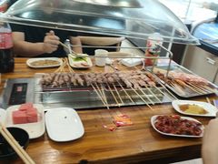 -哈尔滨小酒馆·鲜肉现穿自助烧烤(康新花园店)