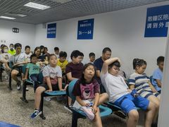 -同仁验光配镜(中心店)