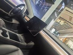 -TESLA 特斯拉(上海太古汇体验店)