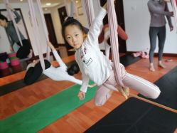 -Yvon yoga 瑜伽·精准体态管理中心