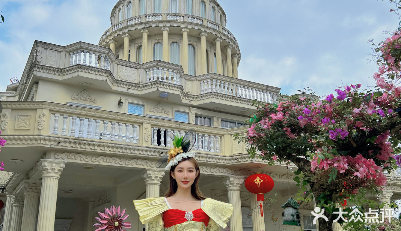 海南这家可真绝了啊 有吃有喝还能换装