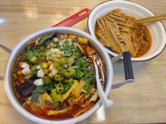 -丽丽三鲜螺蛳粉(田林路店)