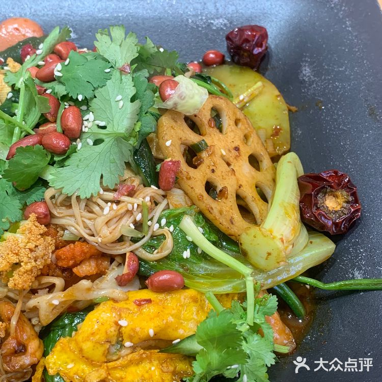 我这锅一共50.9。店里有免费的机打饮料可以喝