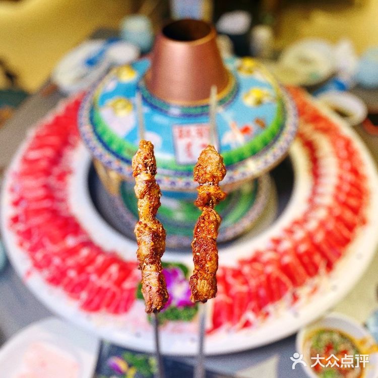 网红人气羊围脖惊艳亮相 额尔敦传统涮羊肉火锅