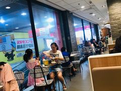 用餐区-麦当劳(杭州西湖银泰百货店)