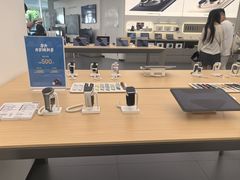 -华为授权体验店(中山公园来福士)