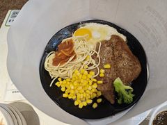 -汤姆家的牛排意面披萨(新城市广场店)