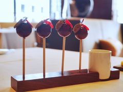鹅肝甜菜棒棒糖-Amber(置地文华东方酒店)