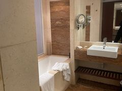 -广州国德国际大酒店(太古汇石牌桥地铁站店)