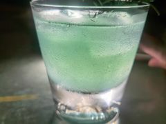 -饮湖威士忌鸡尾酒吧