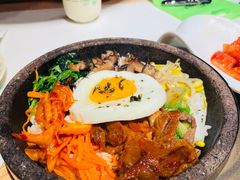 辣白菜五花肉石锅拌饭-七八冷面·延边朝鲜族美食(圣熙八号店)