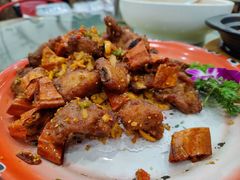 蒜香骨-八张桌子(老店)