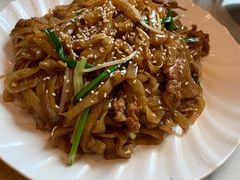 干炒牛河-粤仔湾砂锅粥(金太湖店)
