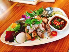 -Chom Cafe and Restaurant