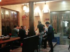 -临江餐馆二楼美食部落