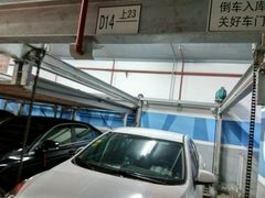 -苏宁广场-停车场