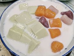 豆花芋圆斑斓奶冻-荔芳传统糖水铺